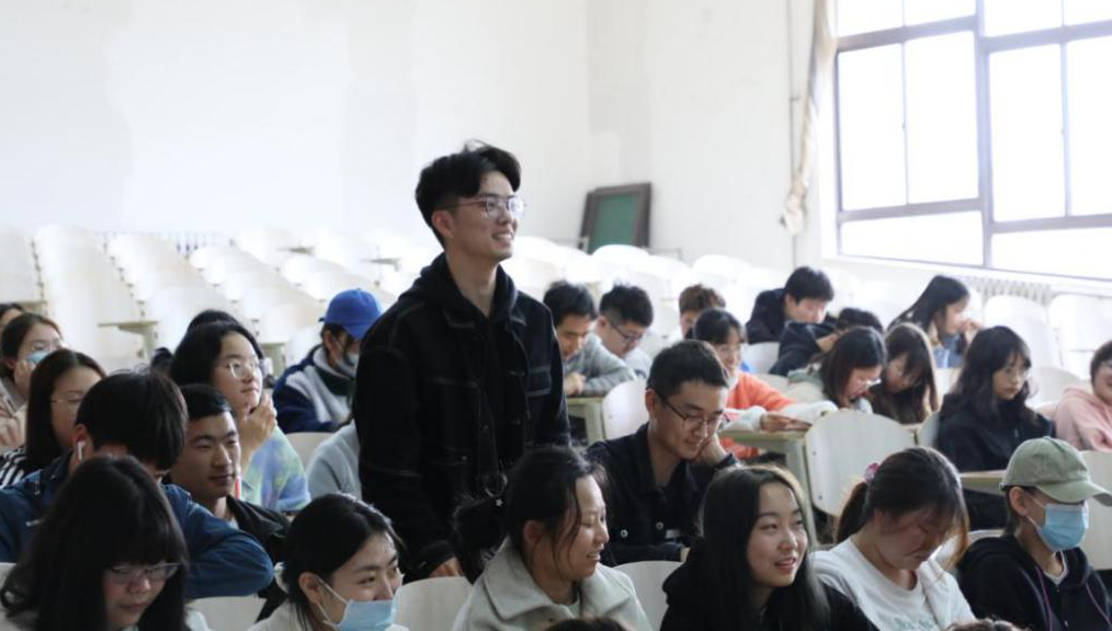 守护年轻人|陕西平安各专业公司联合开展“3·15”教育宣传进校园活动