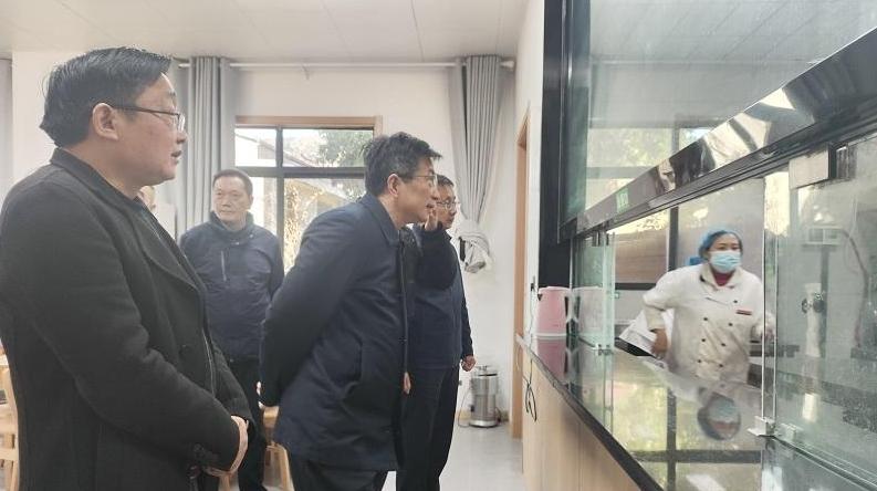 佛坪县政协建言献策助力银发餐厅建设