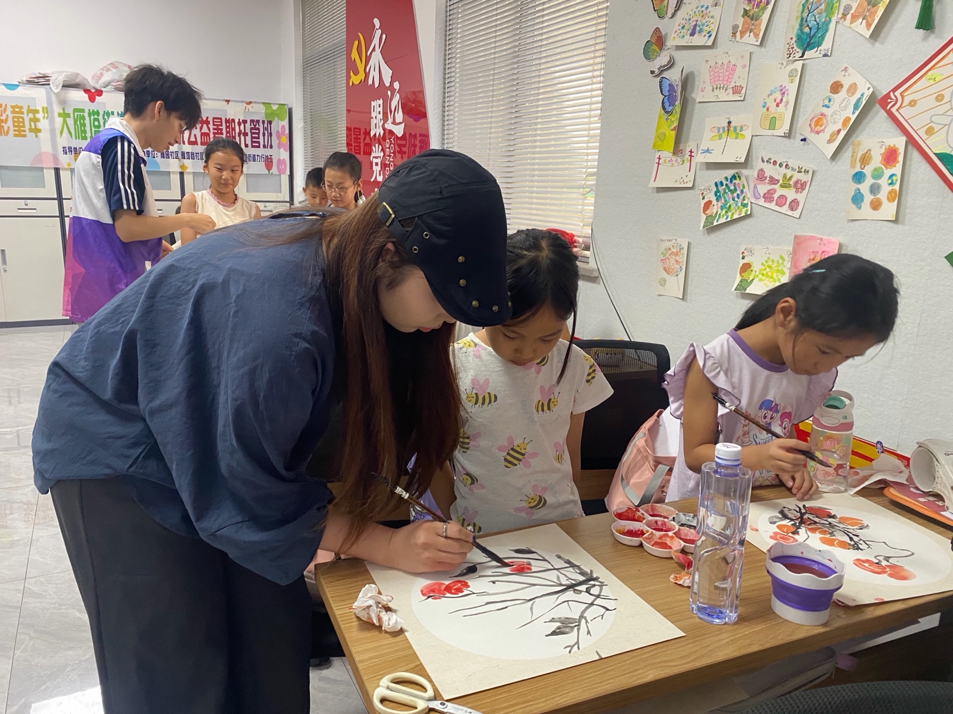 七彩暑托结硕果 暖心陪伴助成长