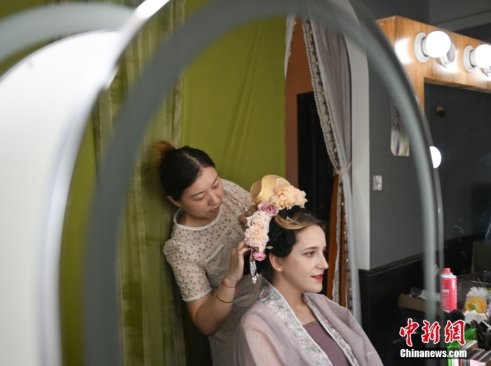 China Travel又换“三件套”：外国游客从观众变玩家