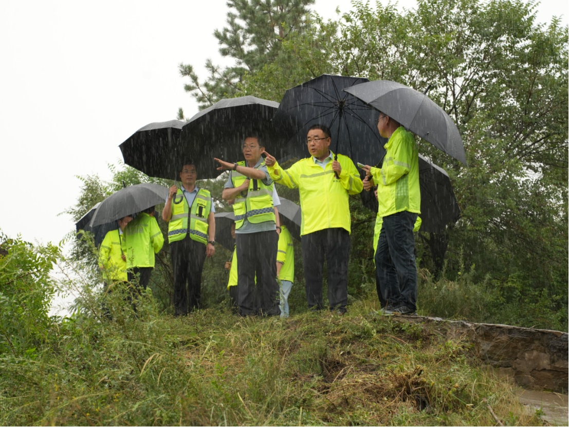 雨后核查除隐患 守牢通途护民生