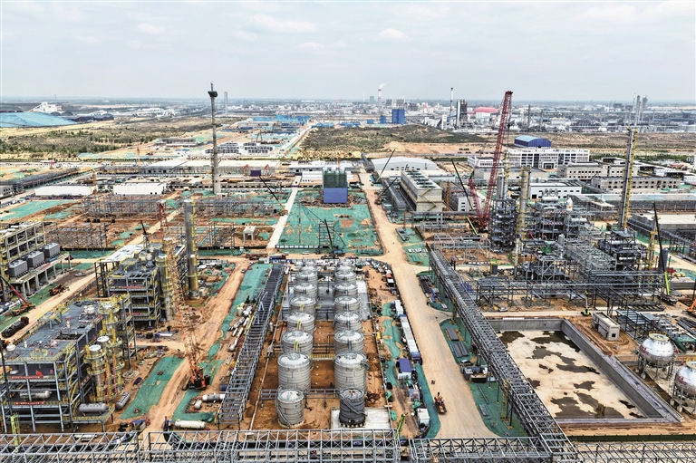 从“燃料”到“材料”的跃迁