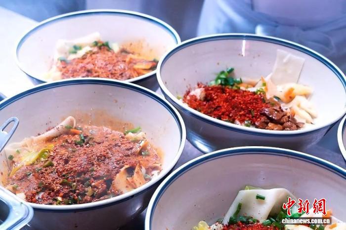 陕西面食手艺人深耕传统制面技艺 传承地道“老陕味”