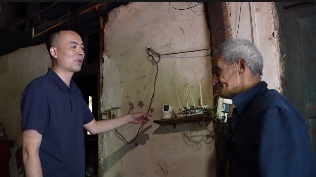 十五载春秋寒暑“商洛好人”关博博为独居老人送上“家门口的温暖”
