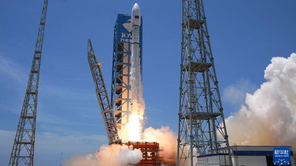 我国成功发射卫星互联网低轨24组卫星