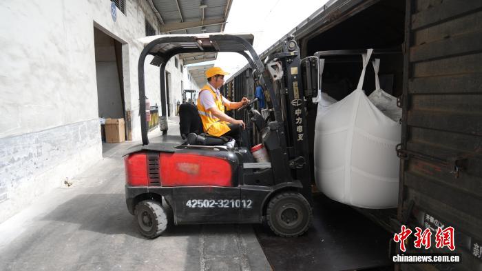 贵州化肥借力铁路“运仓配”直奔东北粮仓
