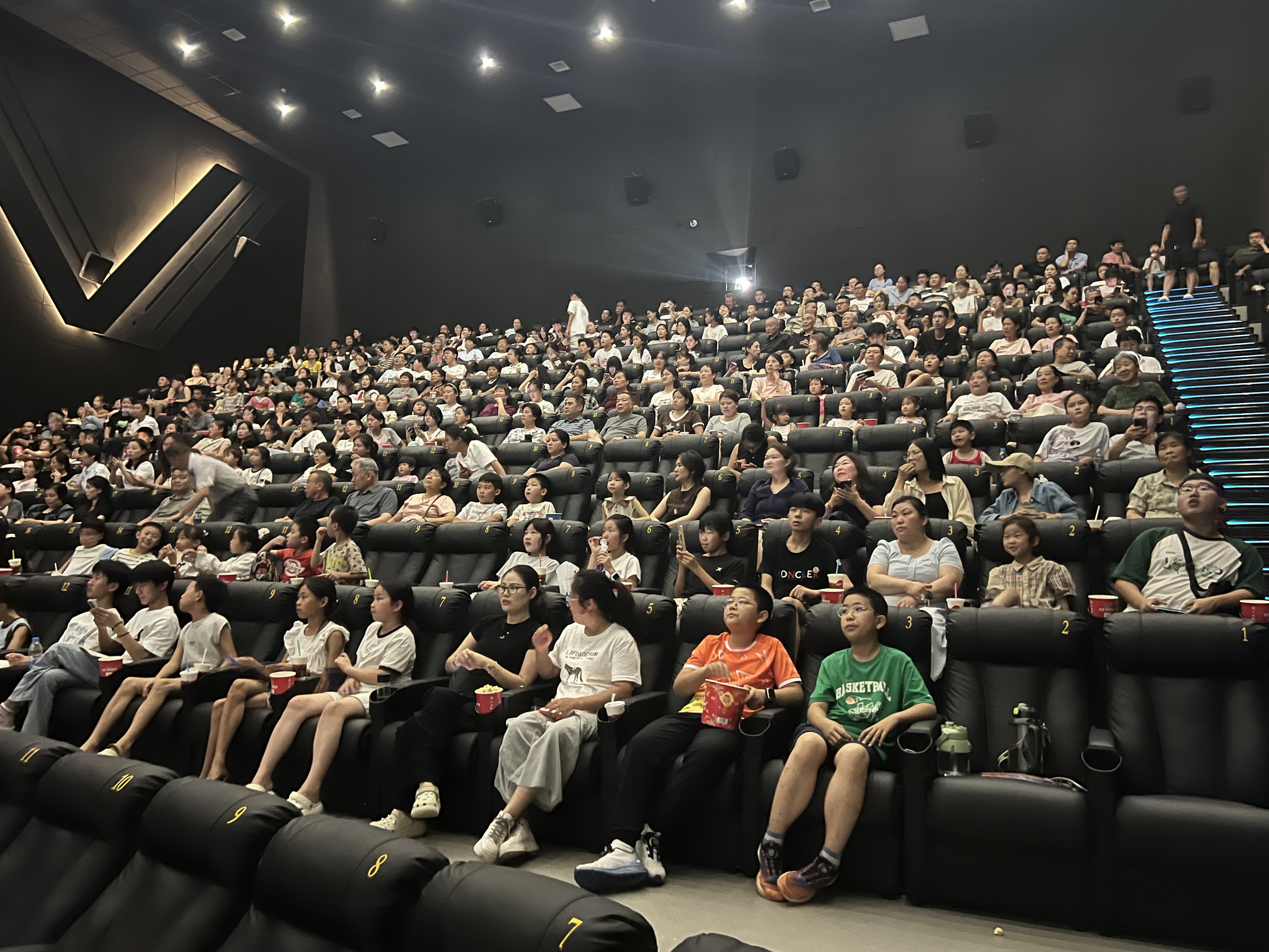 看本土家乡电影 听导演分享故事
