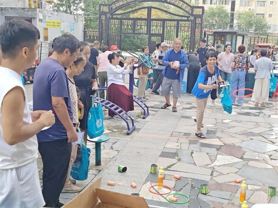 看文艺演出、玩趣味游戏…… 银龄健脑主题活动让老人们玩嗨了