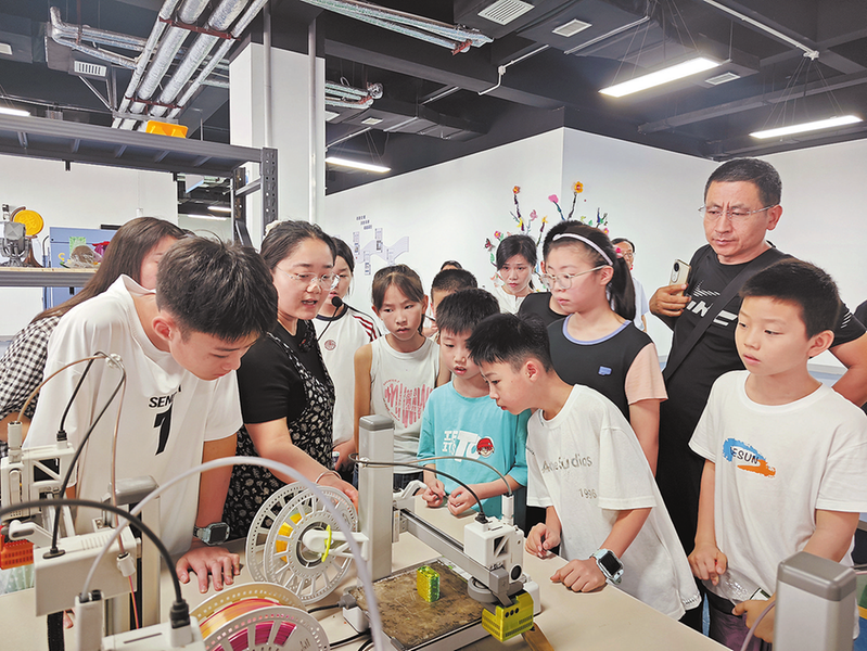 多彩活动点亮青少年缤纷暑期