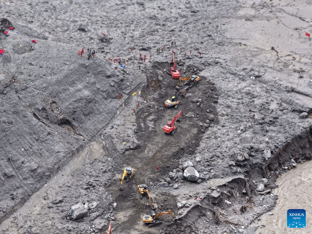 Road access to mudslide-hit border port restored in Xizang