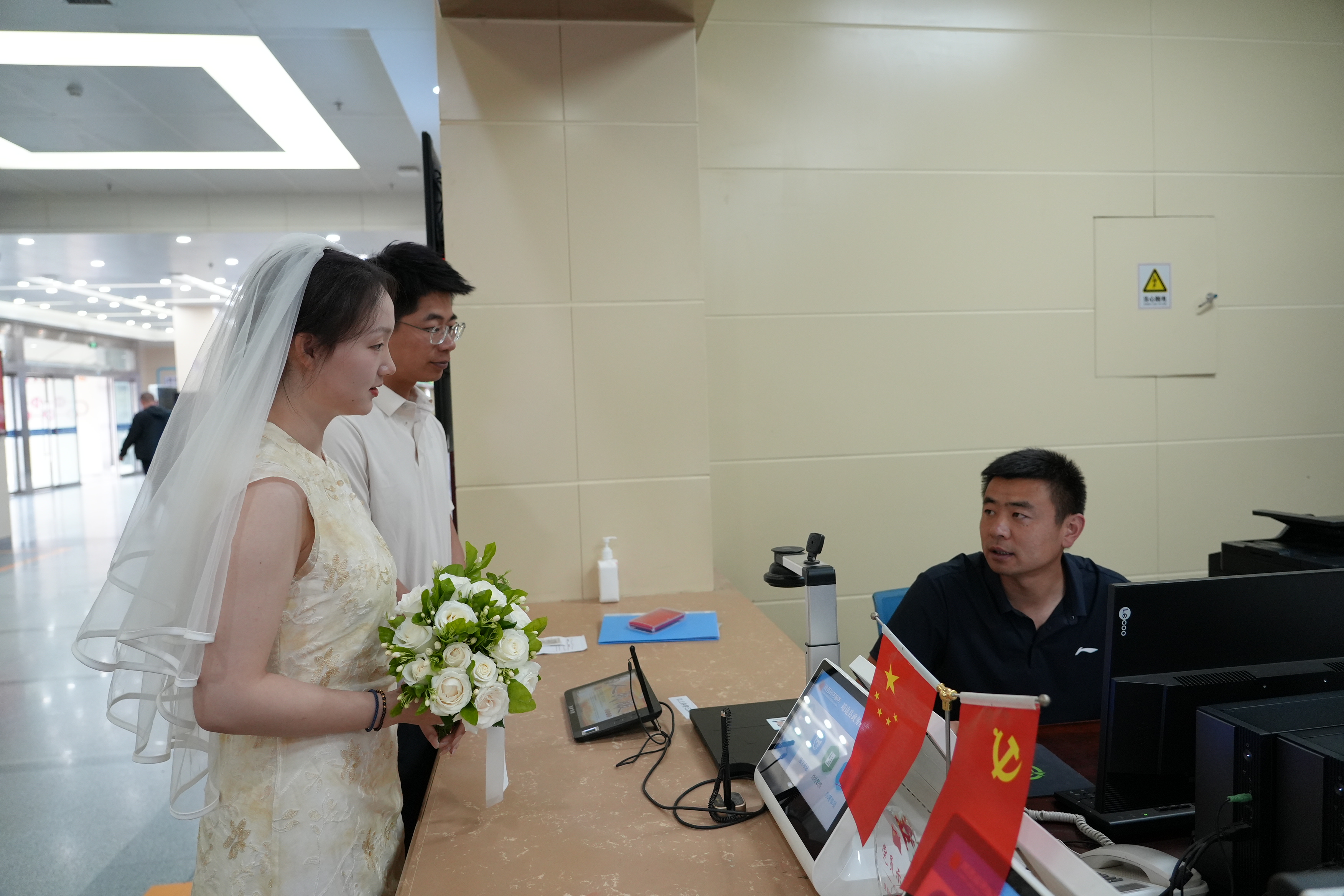 20分钟审核、1天办结、延时服务……来靖边县感受“靖快办”速度与温度