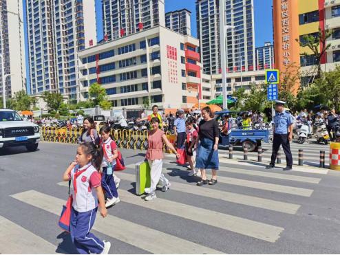 警保联动，守护童心：平安产险陕西分公司启动开学季“义警服务”专项行动
