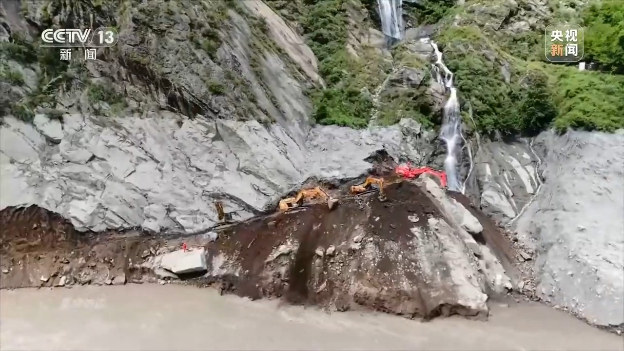焦点访谈丨峡谷激流中与时间赛跑 吉隆口岸救援通道抢通纪实