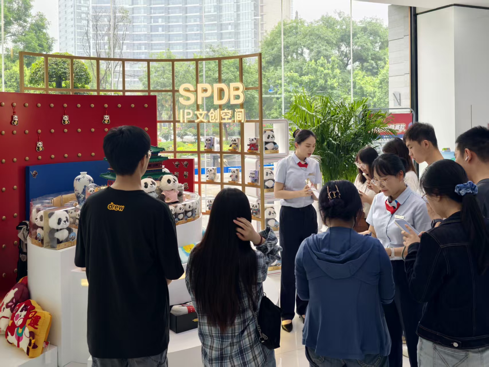 浦发银行西安分行：深耕“大服务”，践行金融为民初心