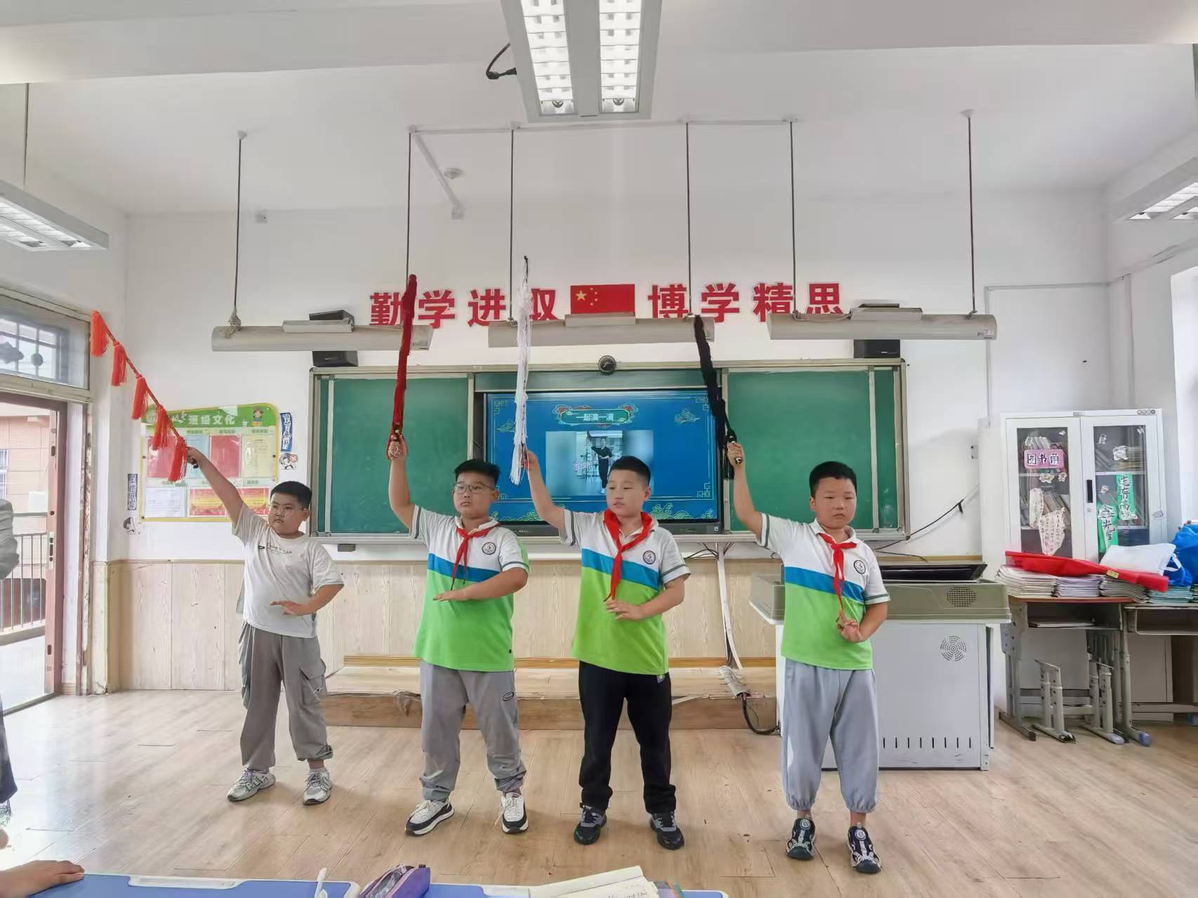 挥马鞭、辨脸谱，临潼这堂戏曲课“燃”了