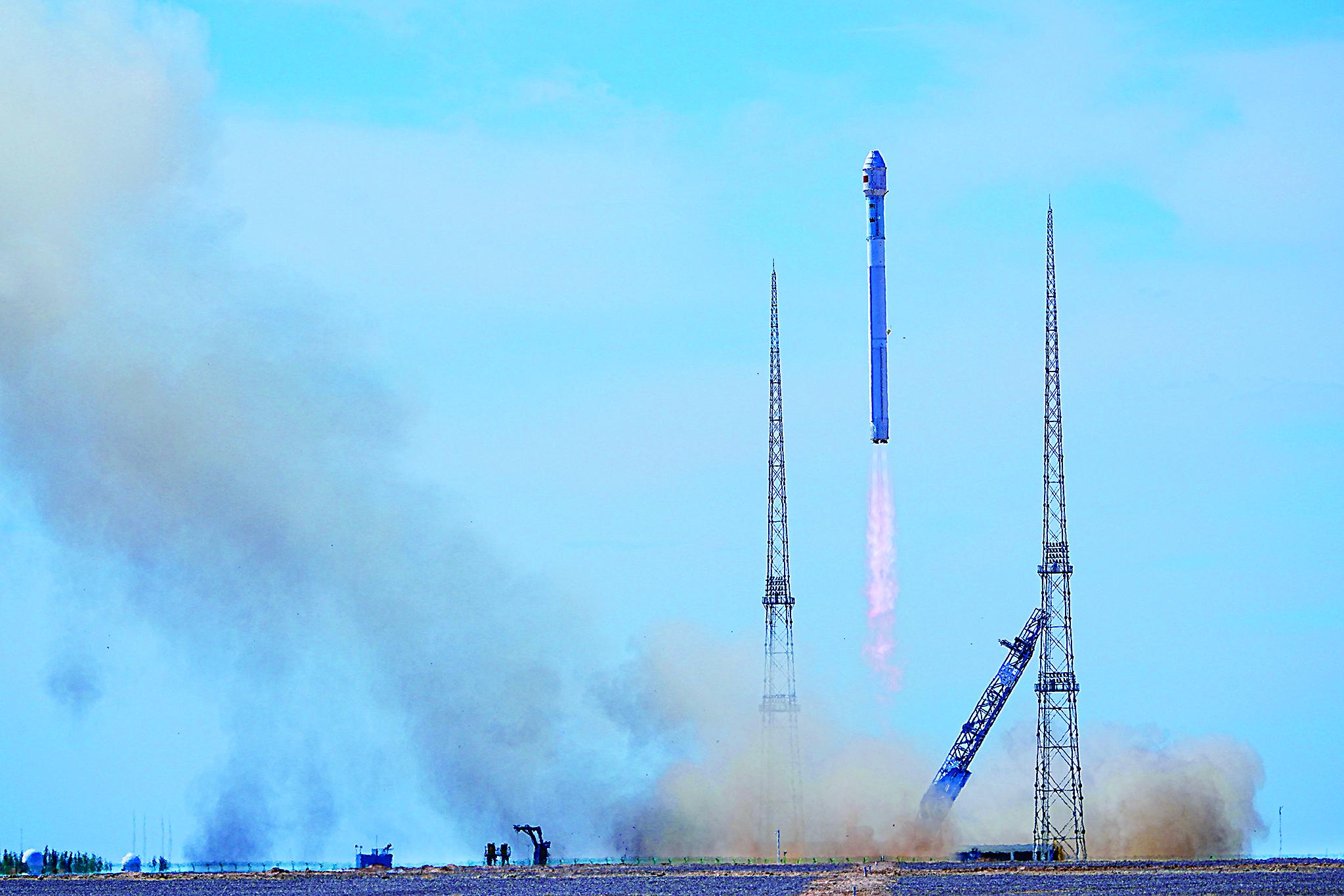 一箭十星 朱雀二号改进型遥七运载火箭发射成功