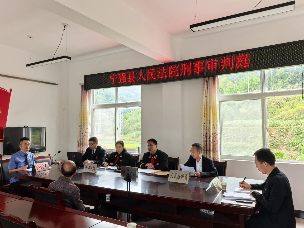 巡回审判进乡村 释法明理暖人心