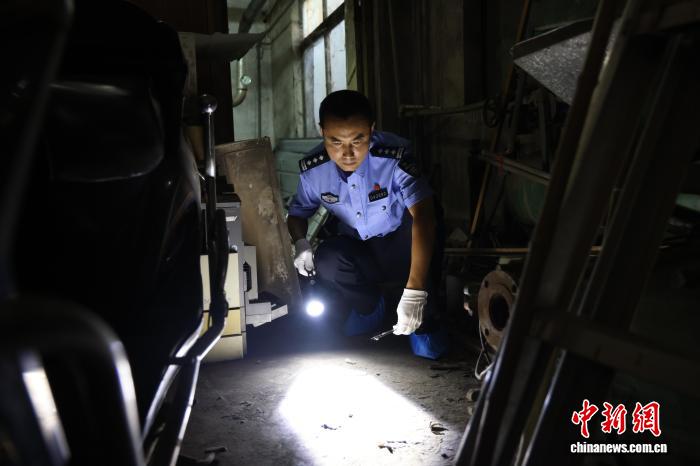 特写：让残缺痕迹“开口”