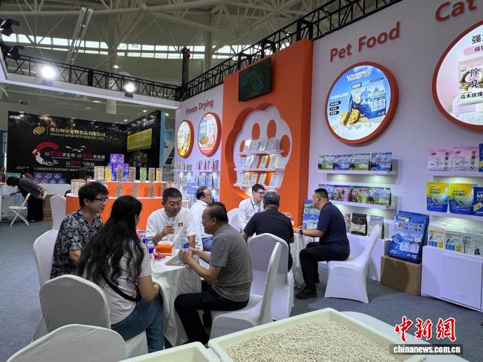 （乡村行·看振兴）一年“宠”出205亿元：“中国宠物食品之乡”靠“毛孩子”逆袭