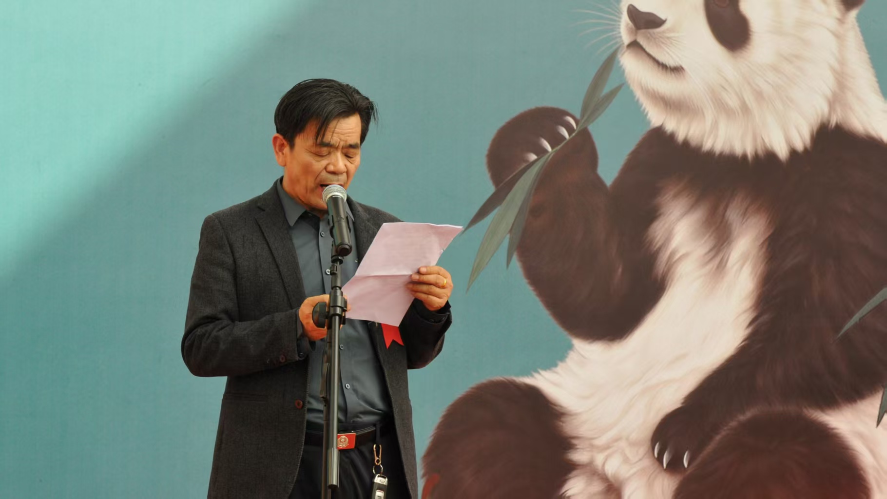 画家王江涛致答谢词